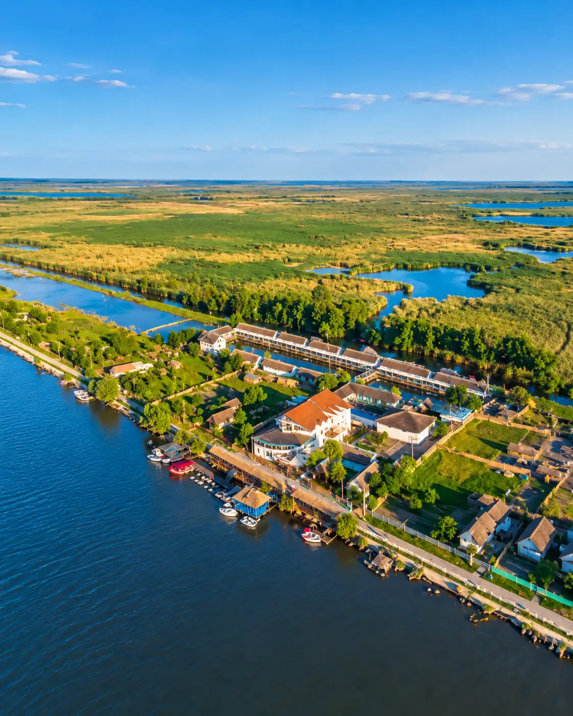 Hotel Sunrise Crișan Delta Dunării piscină