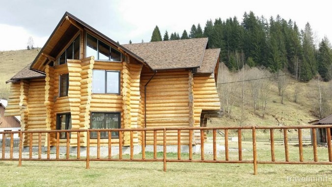 Ciocanesti,superbul sat din Romania,prea putin promovat 12 cabana coliba plutasilor ciocanesti 676x380 1