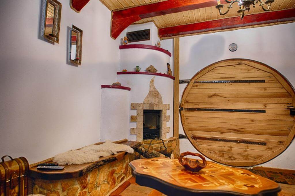 Cauti o locatie mai deosebita?Căsuța de Hobbit, te duce in lumea basmelor 6 262238533