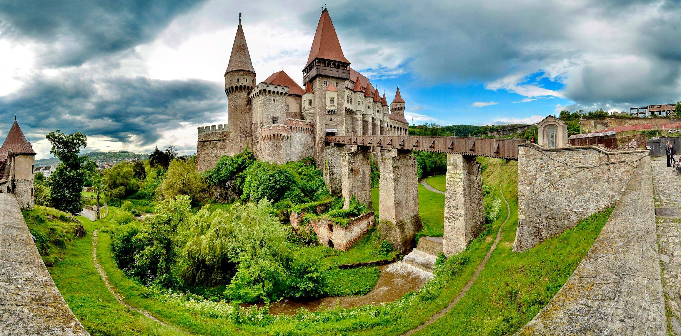 Castelul Corvinilor