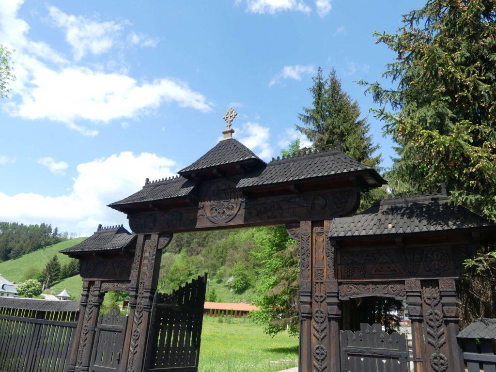 Mănăstirea Sfântul Ilie,un adevarat colț de Rai pt turisti care ajung aici 4 Mănăstirea Sfântul Ilie