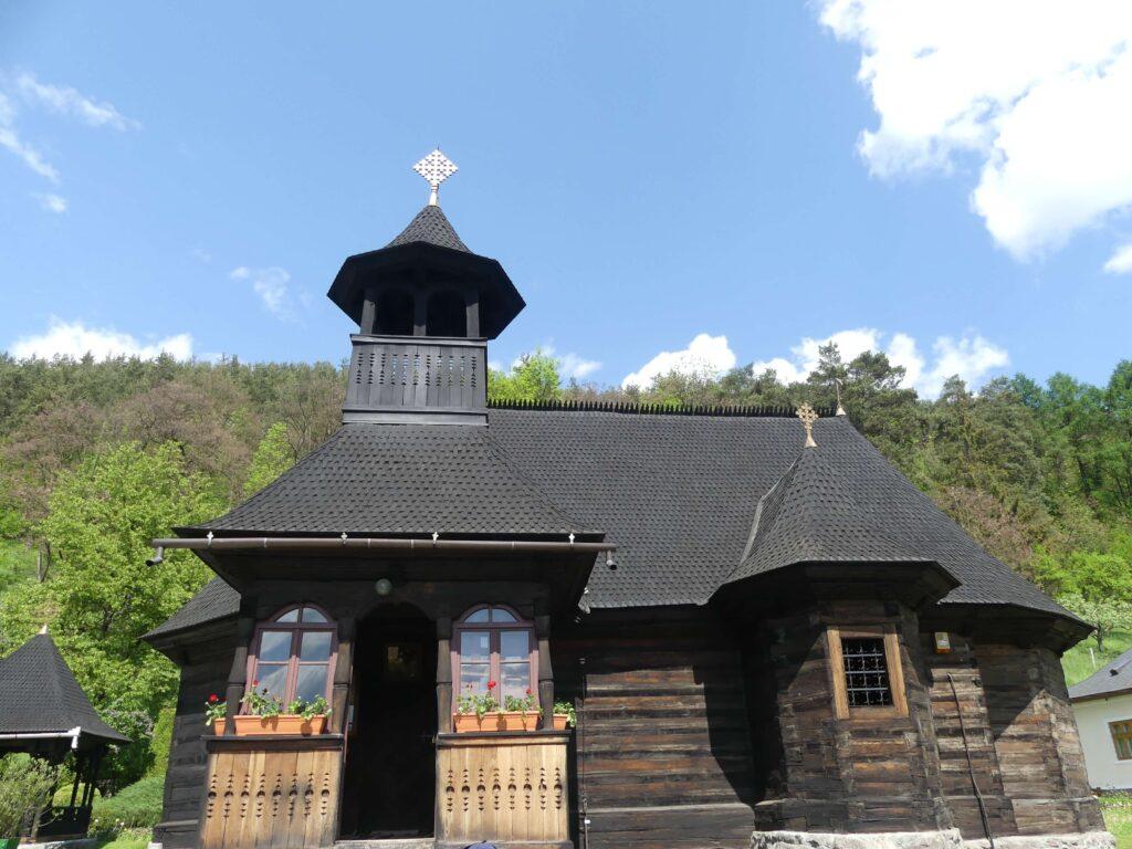 Mănăstirea Sfântul Ilie,un adevarat colț de Rai pt turisti care ajung aici 7 Mănăstirea Sfântul Ilie