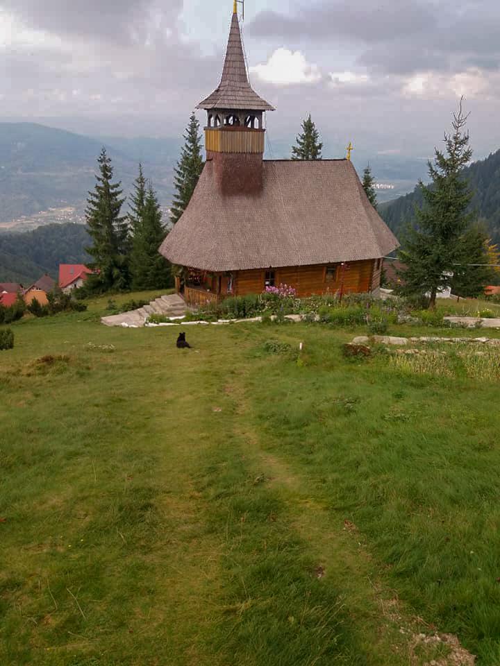 Tunelul celor 365 de Sfinți din Straja: O călătorie spirituală unică în Europa 4 3 1
