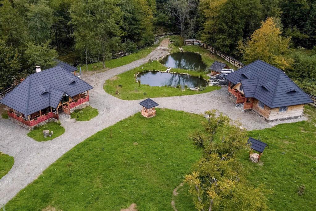 Bucură-te de natură și tradiții într-un resort fermecător ascuns în peisaje idilice 3 peisaje