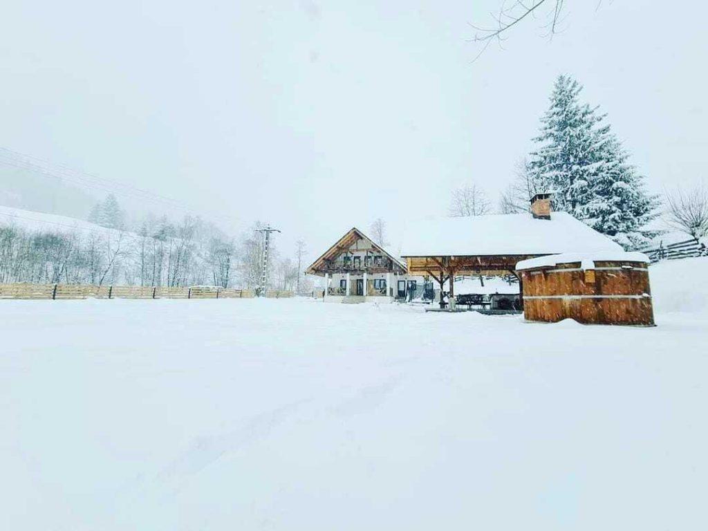 Vama Chalet: O cazare de vis in Bucovina 3 404229710 736367271866749 3049480643604897517 n optimized