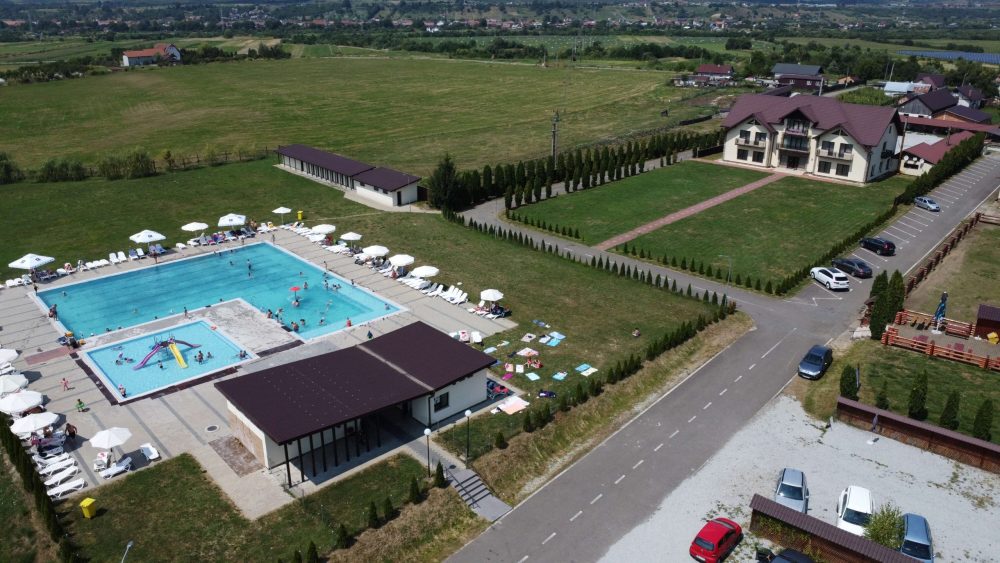 cazare cu piscina exterioara