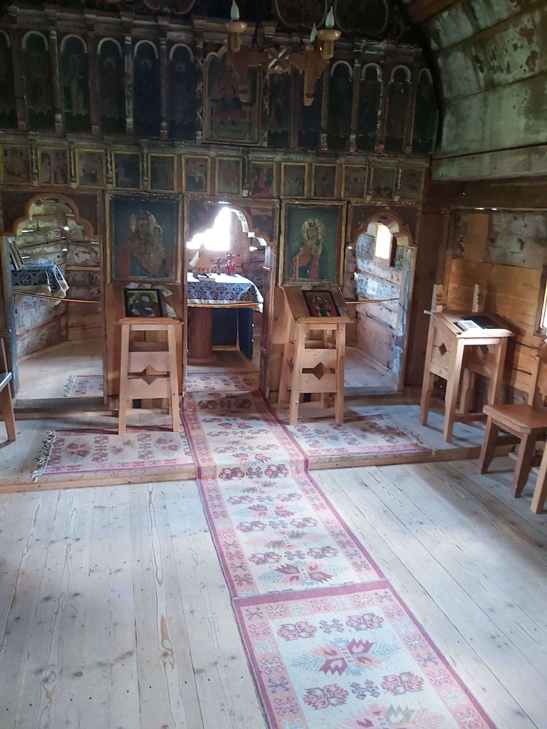 O bijuterie a Maramureșului: Mănăstirea Moisei 7 Mănăstirea Moisei