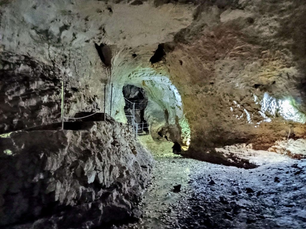 Peștera Unguru Mare