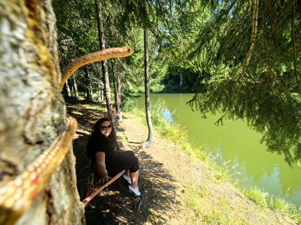 Tihuța Retreat lac