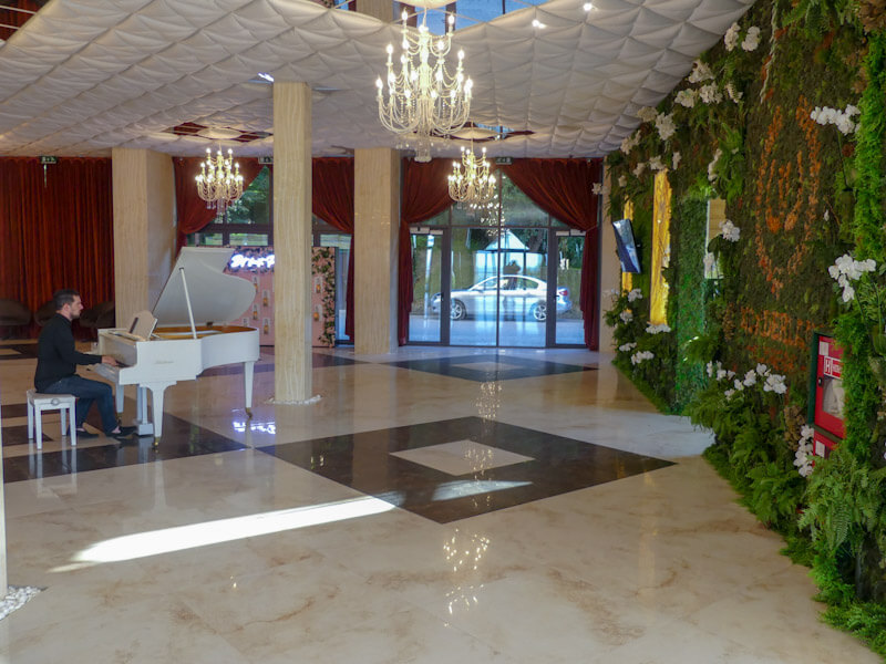 Wonderland Resort