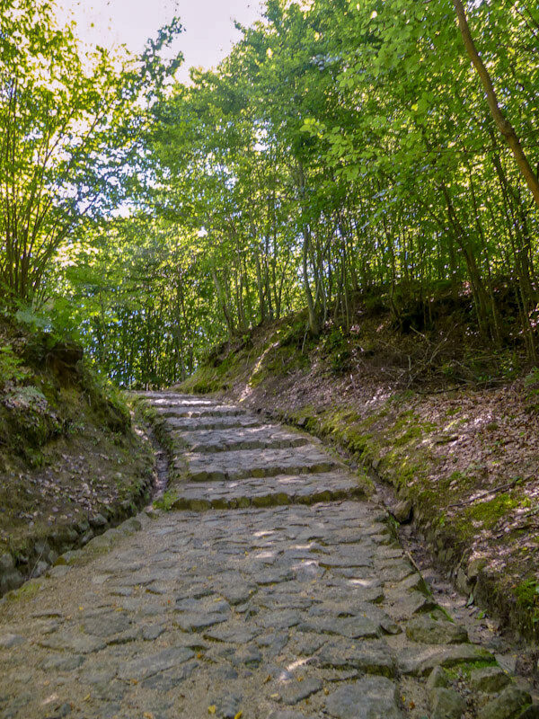 Grădina Zmeilor: O destinație turistică unică în România 4 Grădina Zmeilor
