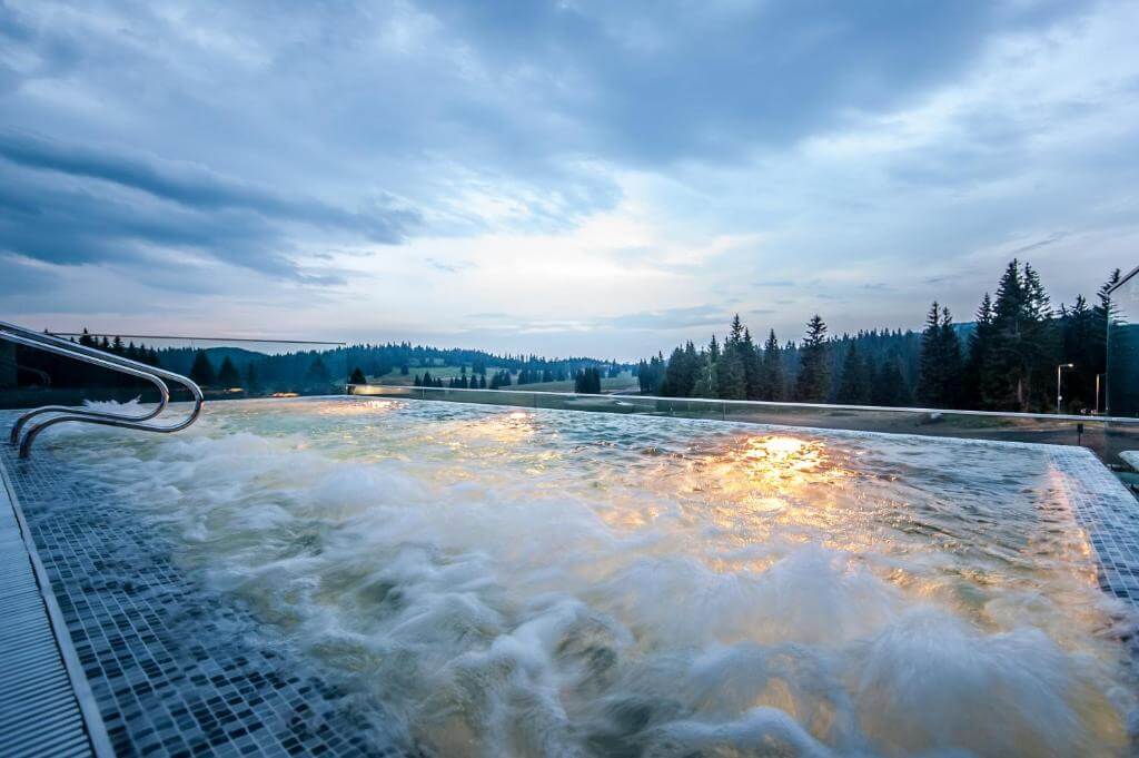piscine exterioare încălzite iarna