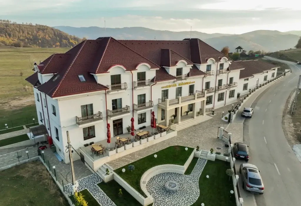Cauti o cazare în Mărginimea Sibiului?Va indrumam catre Hotel Măgura Jina 1 Hotel Măgura