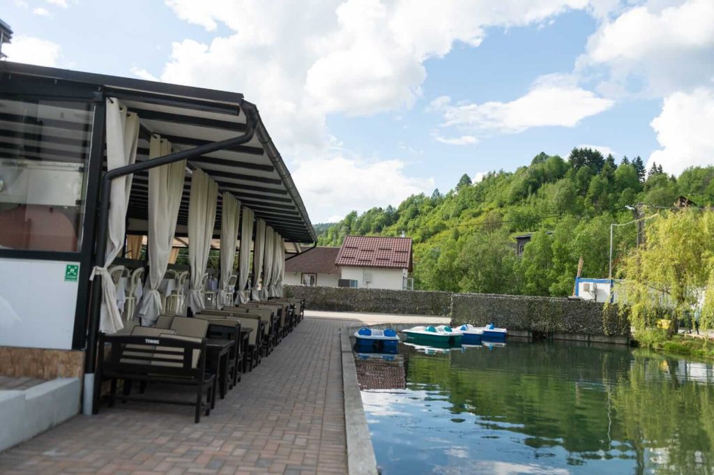 Complex Pescăresc Gura Repezii : Natură, Confort și Delicii Pescărești 3 Complex Pescăresc Gura Repezii