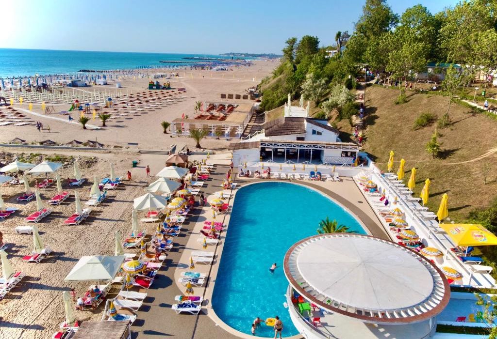 Cazare la mare în România – plajă și litoral românesc