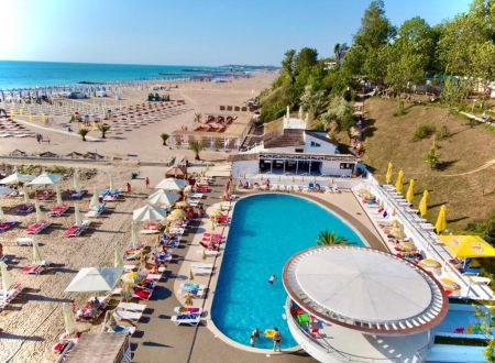 Cazare la mare în România – plajă și litoral românesc