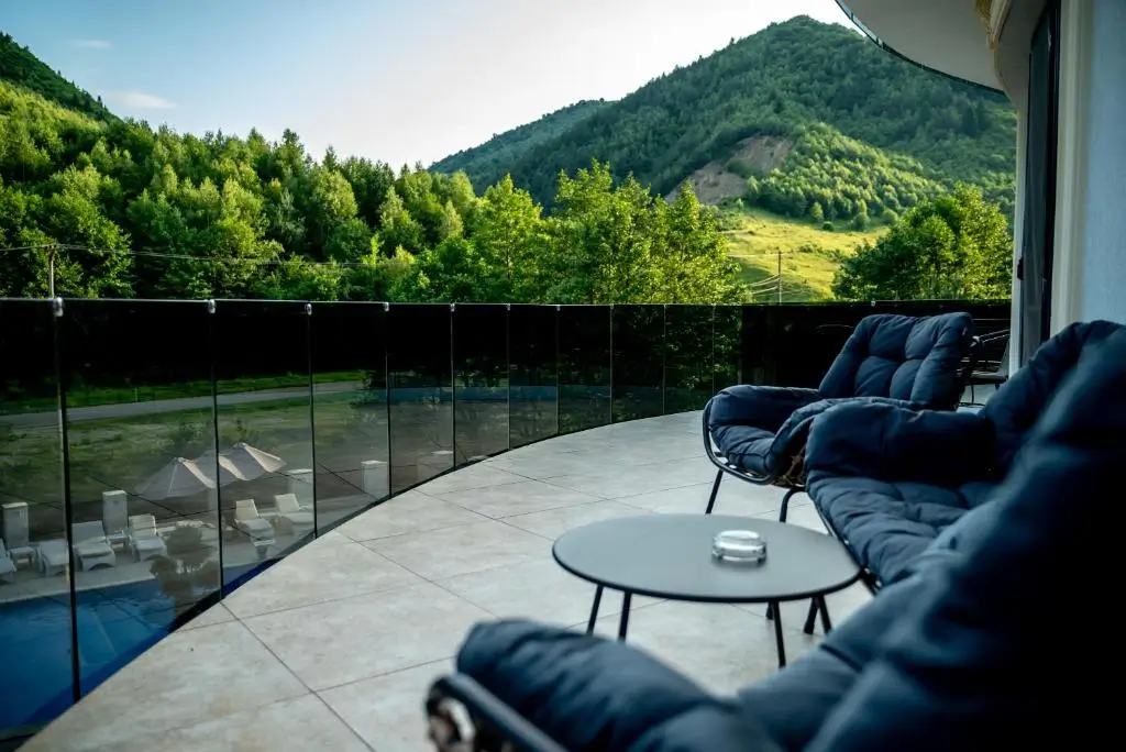 Top 10 unități de cazare la munte 3 475841945
