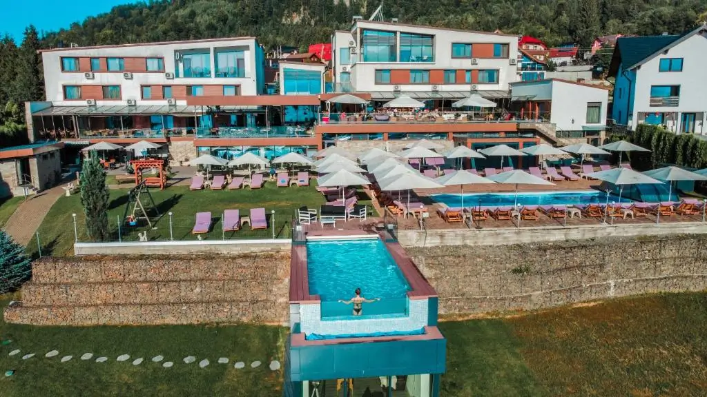 Top 10 unități de cazare la munte 11 495247664