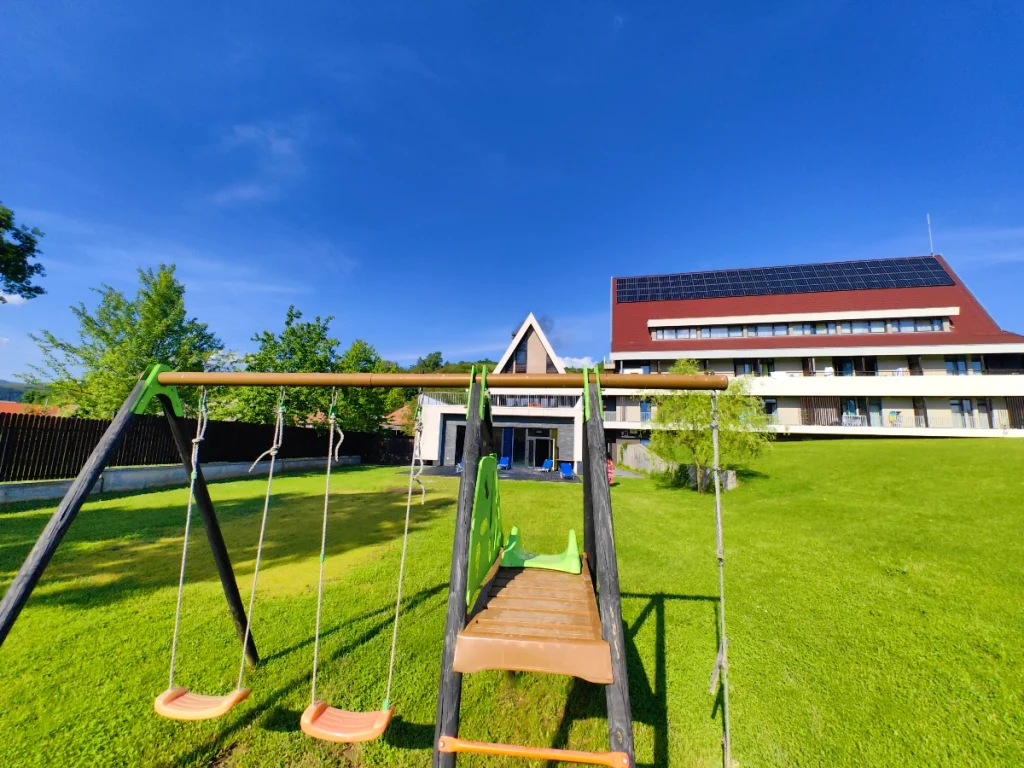 Locul ideal pentru un weekend în doi sau cu familia: Hotel Altus Praid, testat și recomandat 3 collage 2