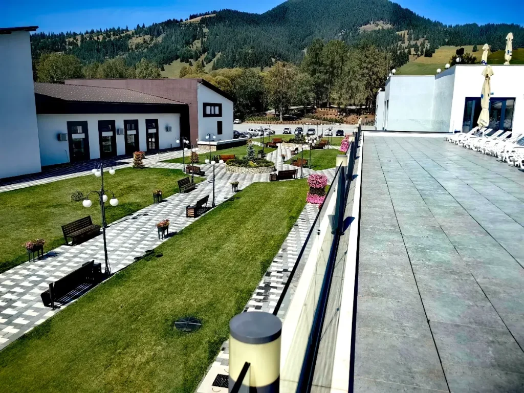 Stațiunea Balneoclimaterică Dorna Candrenilor - popasul tău de relaxare când ajungi în Bucovina 12 collage 3