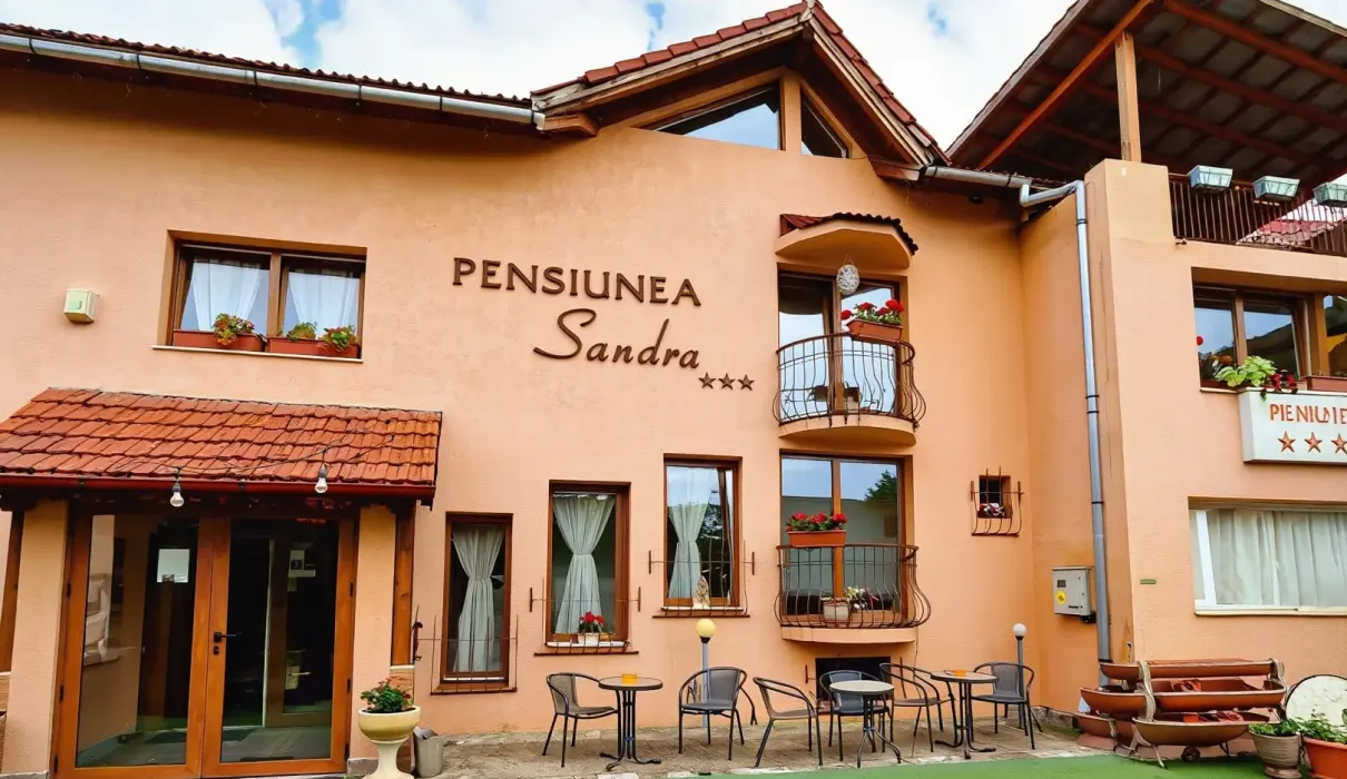 Pensiunea Sandra din Ocna Șugatag, unitate de cazare situată lângă Ștrandul Ocna Șugatag