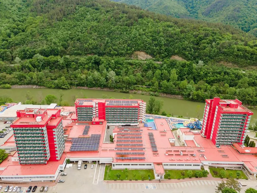 7 cazări din România unde ai piscină termală și facilități spa 3 piscină termală