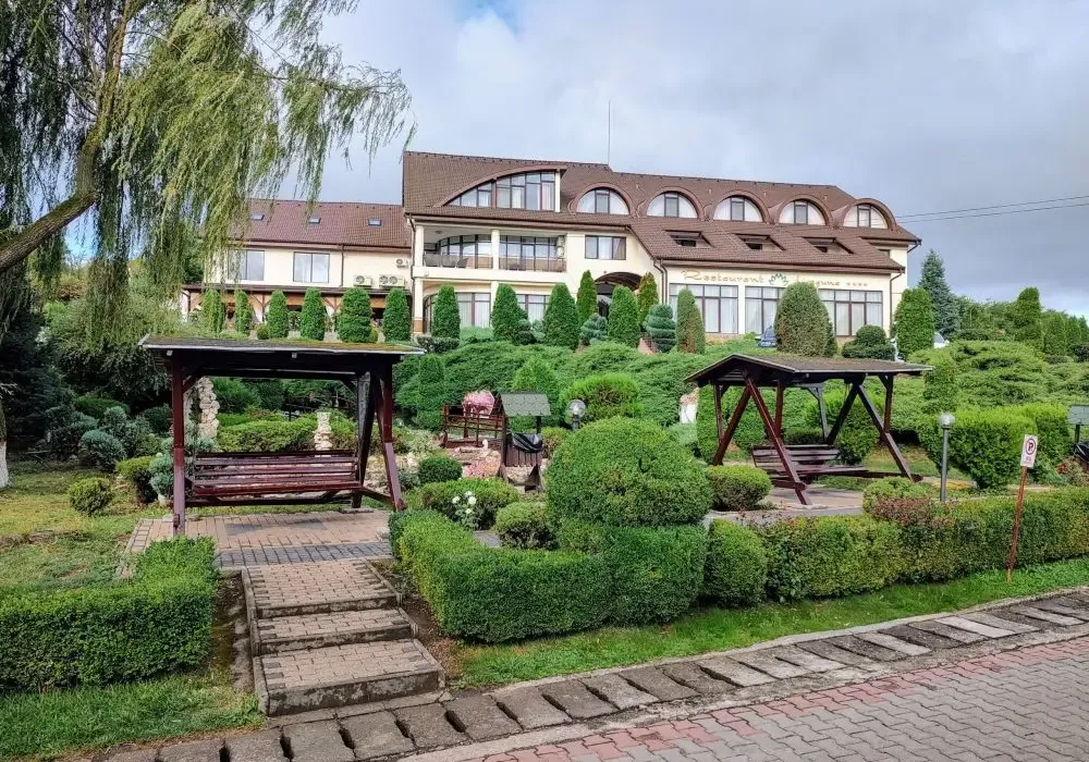 Hotel Laguna: Confort modern în mijlocul naturii la doar 5 minute de Tîrgu Mureș 1 Complex Turistic Darina Sâncraiu de Mureș, cazare aproape de Târgu Mureș, cu lac și spații de relaxare