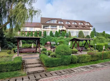 Complex Turistic Darina Sâncraiu de Mureș, cazare aproape de Târgu Mureș, cu lac și spații de relaxare