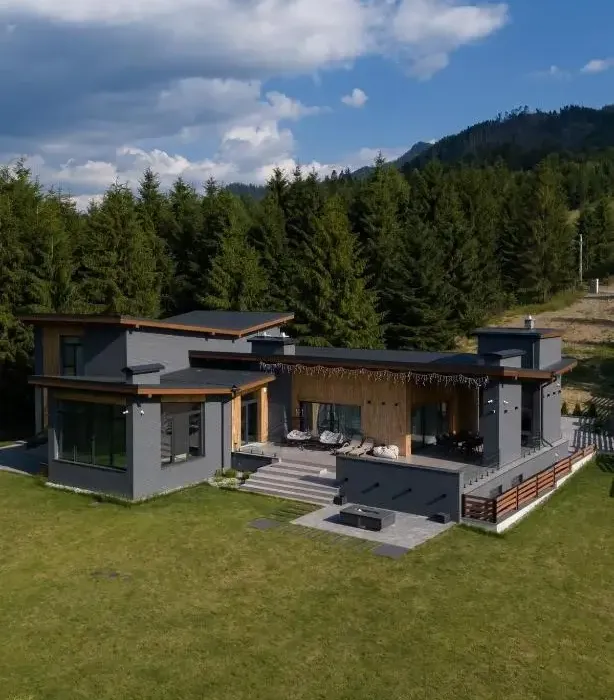 Cabană la munte de închiriat: 10 cabane deosebite din România 1 Cabană la munte de închiriat într-un peisaj montan
