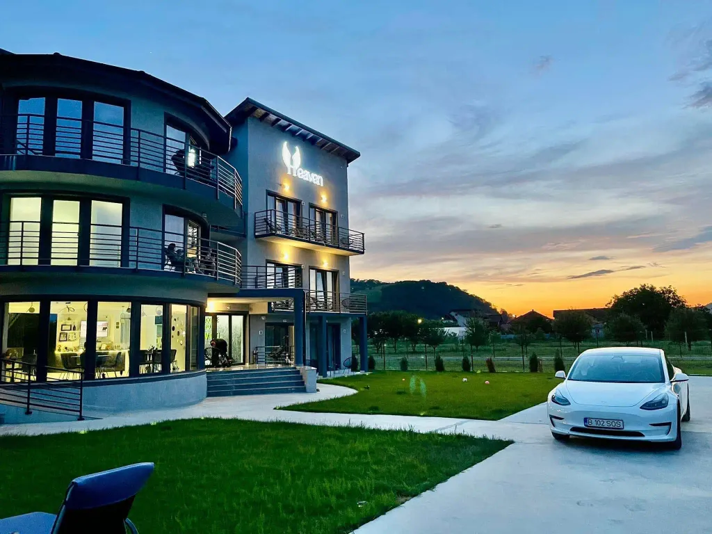 Pensiunea Heaven Deva – cazare modernă aproape de Cetatea Devei 3 743294891 1630786495713542 9004368778689774560 n