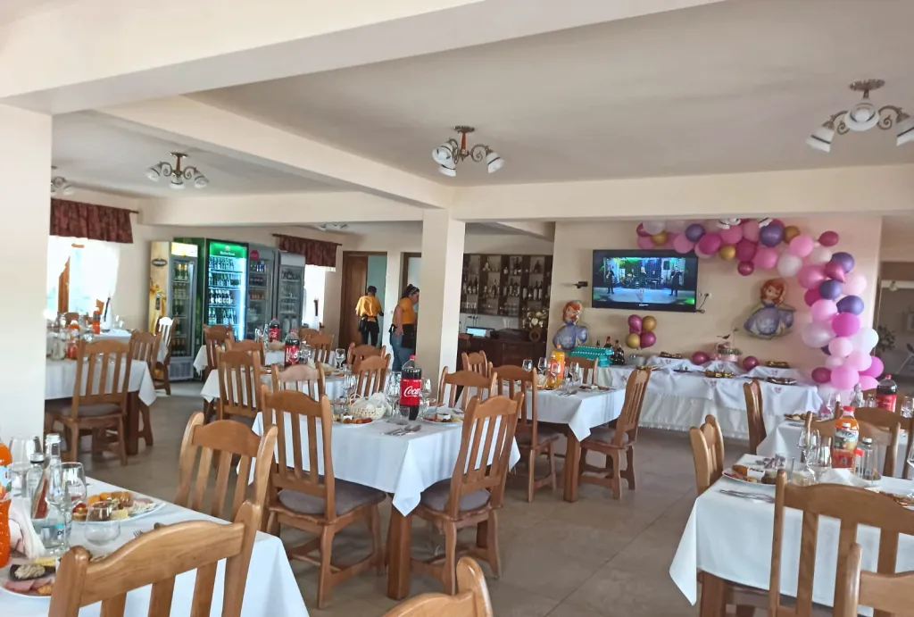 Pensiunea Bradul retaurant